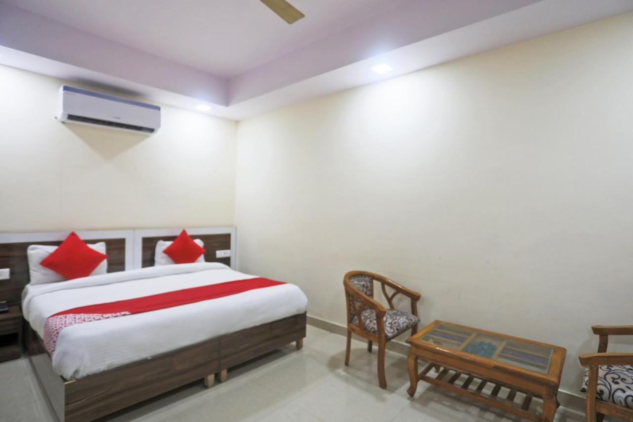 Hotel Rampal Palace New Delhi Eksteriør bilde